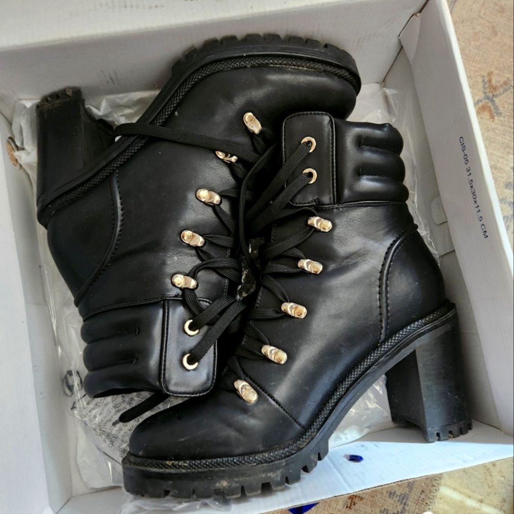 Combat boots